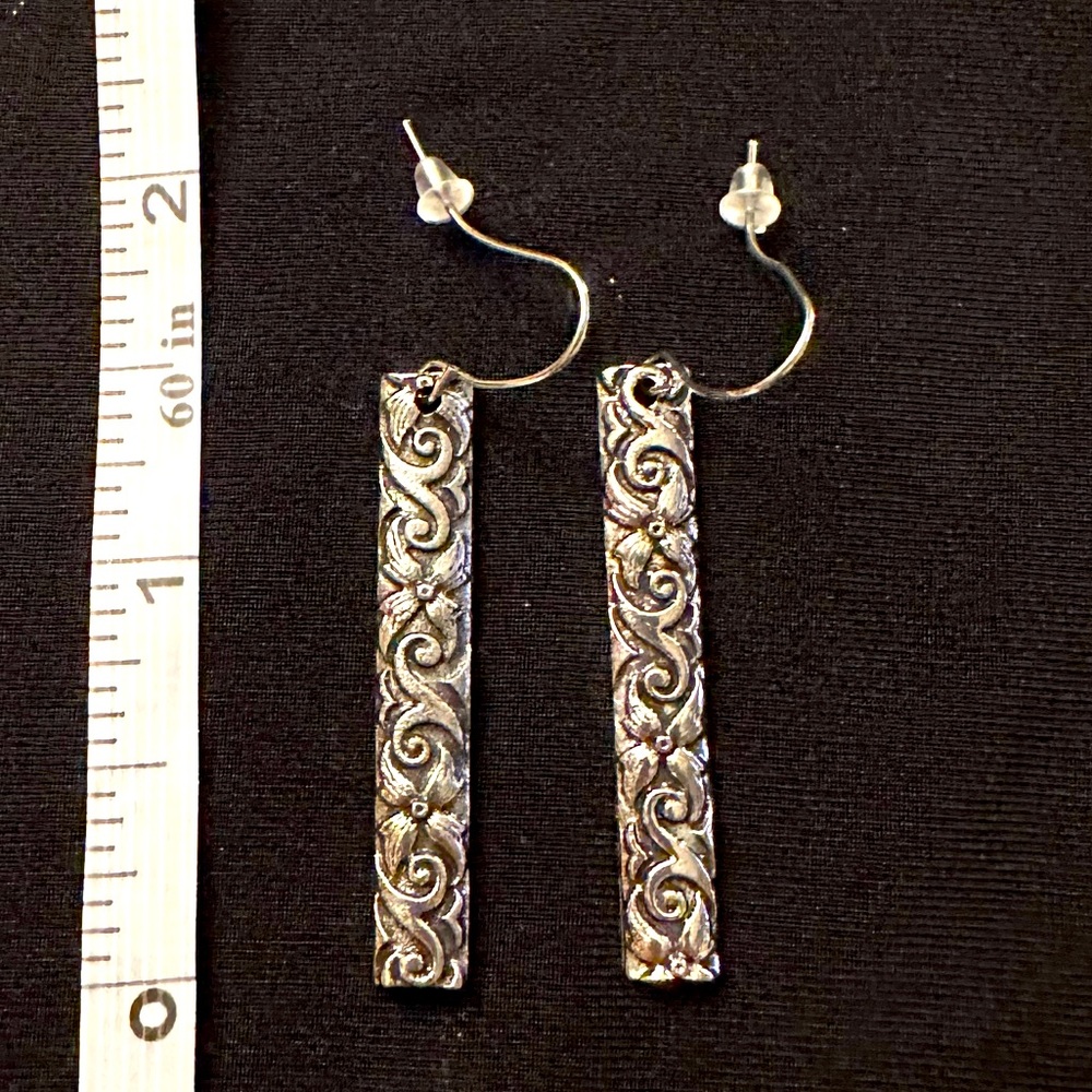 Stamped bar earrings, silver-tone - Picture 3 of 4